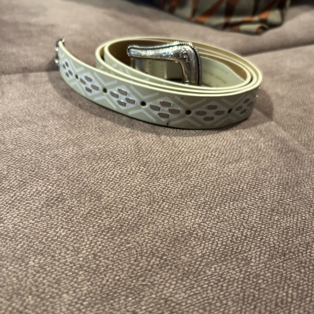 Rebecca Minkoff women genuine leather belt, cream with silver buckle, size L 42”
